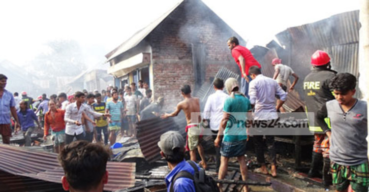 মুন্সীগঞ্জে অগ্নিকাণ্ডে ২০ দোকান ভস্মীভূত
