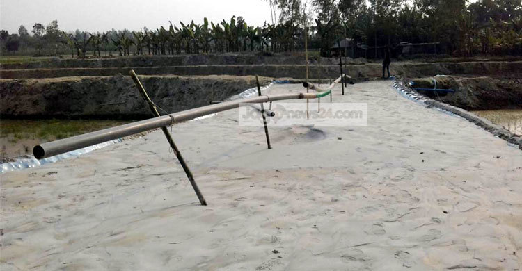 খাল থেকে বালু উত্তোলন, হুমকির মুখে ঘর-বাড়ি