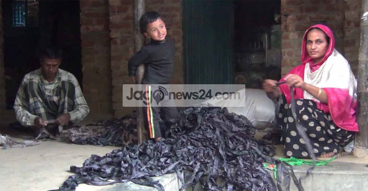 ঝুটের দড়িতে স্বাবলম্বী