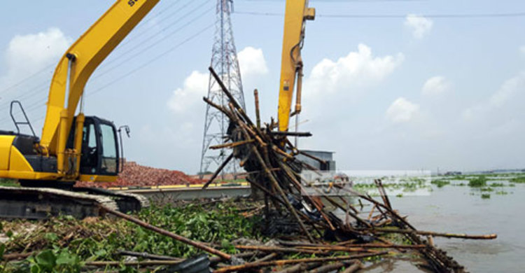 নারায়ণগঞ্জে ধলেশ্বরী নদীর অবৈধ স্থাপনা উচ্ছেদ