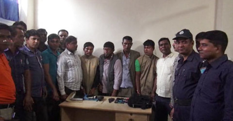 নরসিংদীতে ৪ ভুয়া ডিবি আটক