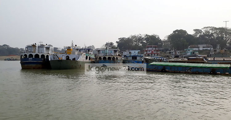 ধনু নদীতে আটকা পাঁচ শতাধিক মালবাহী কার্গো