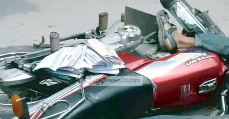 ট্রলিকে ধাক্কা দিয়ে ৩ মোটরসাইকেল আরোহী নিহত