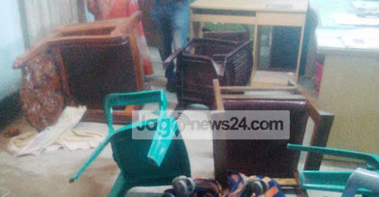 ভোটে হেরে কলেজে ভাঙচুর, মালামাল ছিনতাই