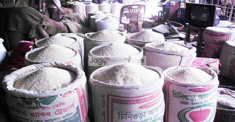 নওগাঁয় কমেছে চালের দাম