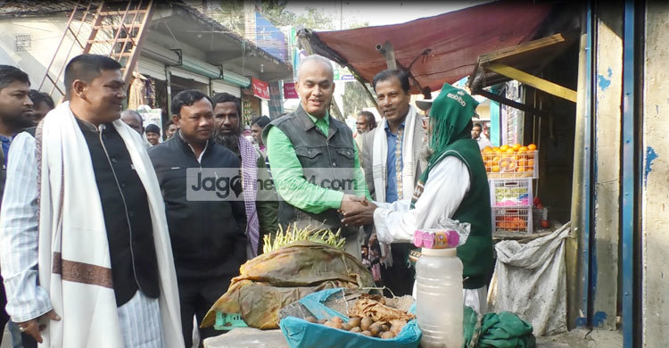 সেনবাগে অর্থনীতিবিদ ড. জামালের গণসংযোগ