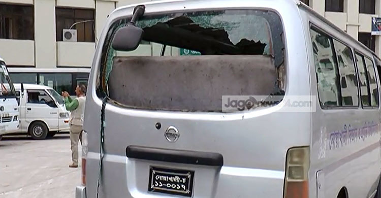 নোবিপ্রবির ৩টি মাইক্রোবাস ভাঙচুর