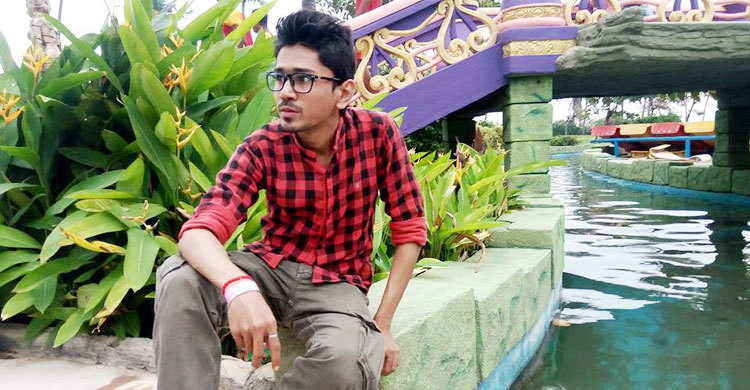 গান নিয়ে হাজির নবাব আমিন