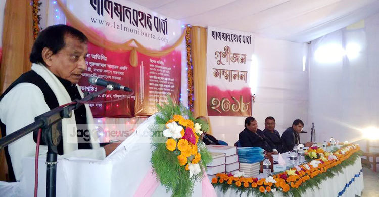 শেখ হাসিনা যে বৃক্ষে হাত দেন সেটি স্বর্ণ হয়ে ফুটে