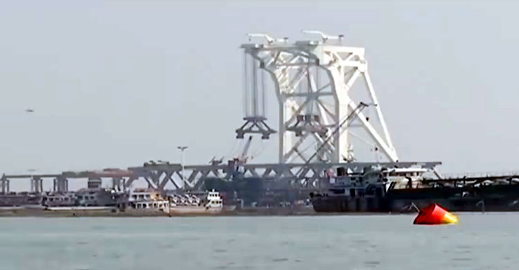 জাজিরা প্রান্তে পদ্মা সেতুর দ্বিতীয় স্প্যান