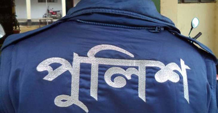 প্রবাসীর গাড়িতে ডাকাতি : ৪ পুলিশ রিমান্ডে