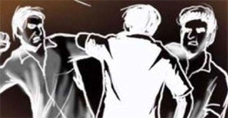 মাদক বিক্রেতাদের মারধরে দুই পুলিশ আহত