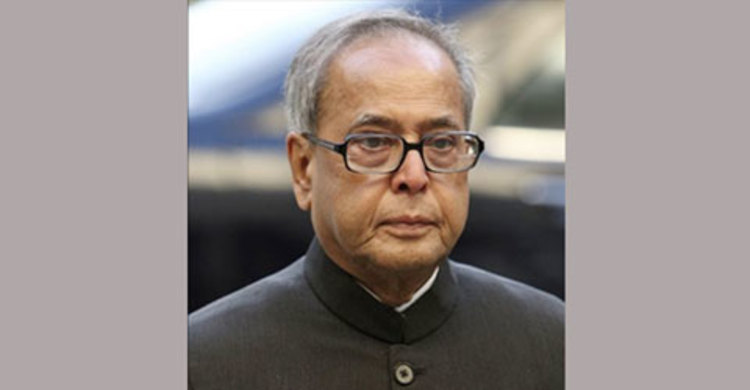 জাতির জনকের প্রতিকৃতিতে প্রণব মুখার্জির শ্রদ্ধা নিবেদন