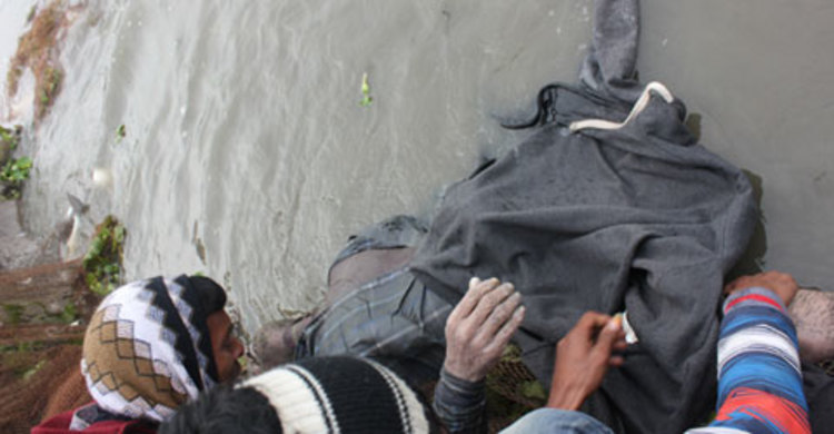 পুলিশের ধাওয়ায় পুকুরে ঝাঁপ, ব্যবসায়ীর মৃত্যু