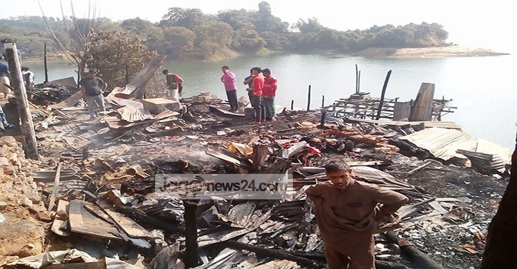 রাঙ্গামাটিতে অগ্নিকাণ্ডে ৪০ বাড়ি ভস্মীভূত