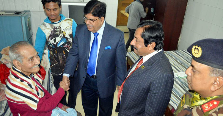 হাসপাতাল থেকে বাসায় সাবেক রাষ্ট্রপতি সাহাবুদ্দীন আহমদ