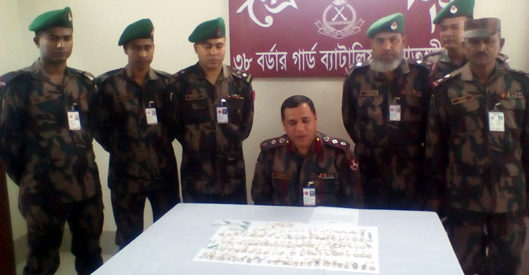 সাতক্ষীরায় ৭০ লাখ টাকার হীরার গহনা জব্দ