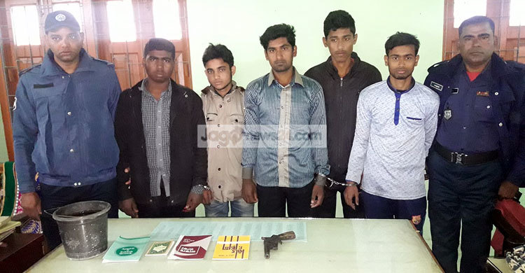 তালায় অস্ত্রসহ ৫ শিবিরকর্মী গ্রেফতার