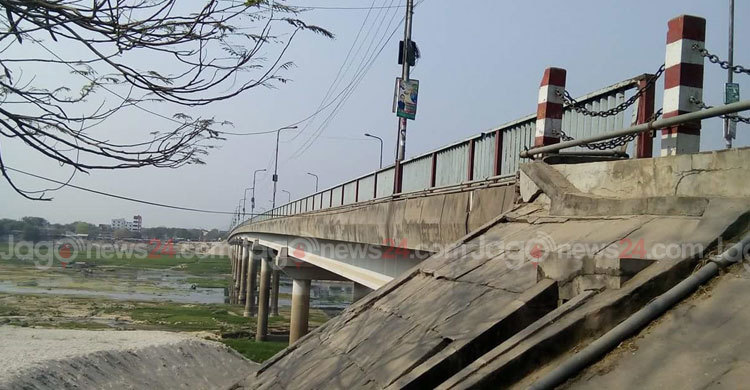 ক্যাপ্টেন জাহাঙ্গীর সেতুর আয়ুষ্কাল ১০ বছর!