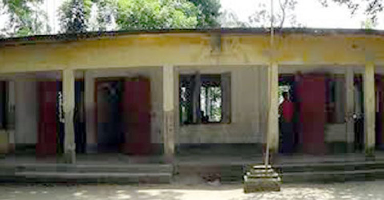 নৈশপ্রহরীর চাকরিতে ফারুক খানের সুপারিশ, অতঃপর...