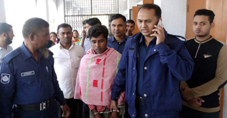 রায় শুনে কাঠগড়ায় অজ্ঞান আসামি