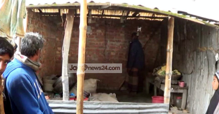 কলাইখেতে যুবকের লাশ, দোকানে ঝুলন্ত ব্যবসায়ী