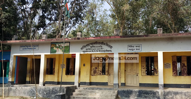 সিরাজগঞ্জে ৫৯০টি প্রাথমিক বিদ্যালয়ে নেই প্রধান শিক্ষক