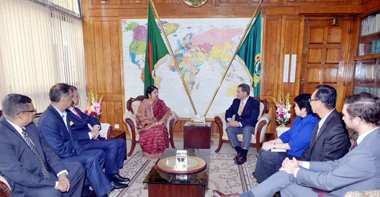 সরকার নিরলসভাবে কাজ করে যাচ্ছে : স্পিকার