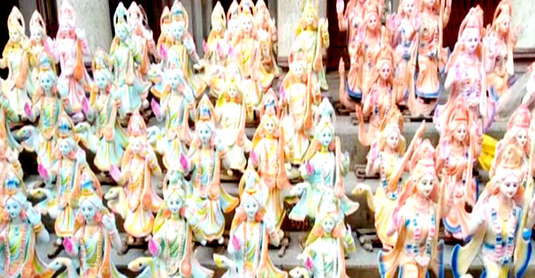 টাঙ্গাইলে বসেছে প্রতিমা মেলা