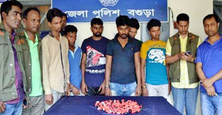 বিশেষ কায়দায় রাখা সাড়ে ১১ হাজার ইয়াবাসহ গ্রেফতার ৬