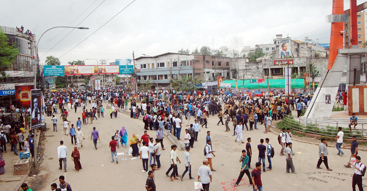 বৃহস্পতিবারও সড়ক অবরোধের ঘোষণা ছাত্রদের