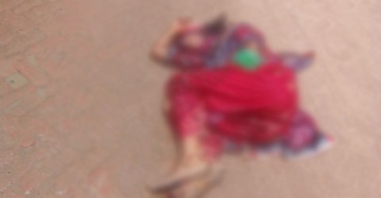 হিলিতে ট্রাকের ধাক্কায় নারী নিহত