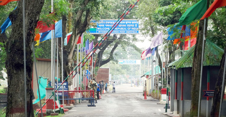 ঈদুল ফিতর উপলক্ষে আখাউড়া স্থলবন্দরে ছুটি
