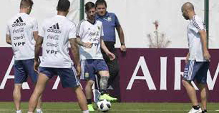 Messi on a mission as Argentina train with renewed hope
