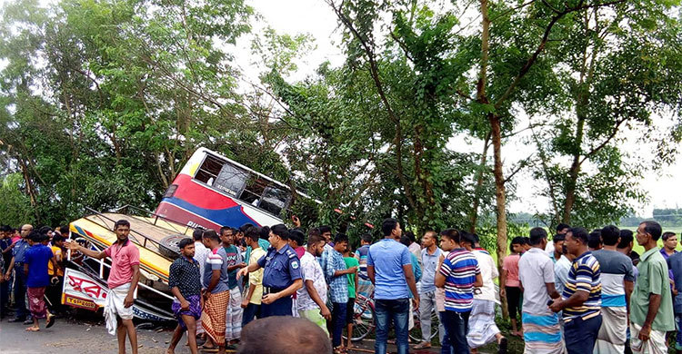 13 killed in Natore road accident