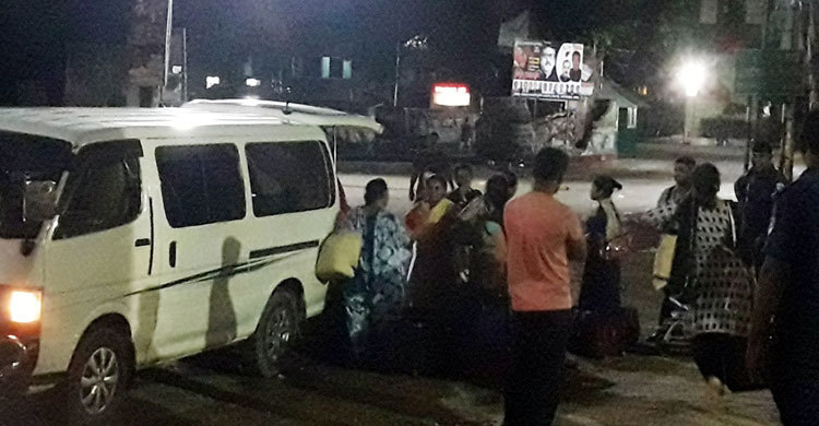 দুই বছর পর দেশে ফিরলেন পাচার হওয়া ১৩ নারী