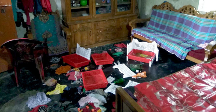 খোদ পুলিশের বিরুদ্ধেই তাণ্ডবের অভিযোগ