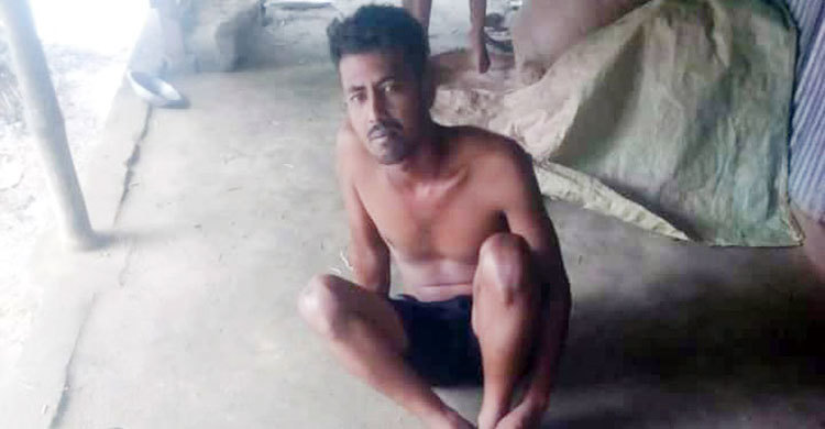 চুরি করলো মাওলানার ছেলে গণপিটুনি খেল ভ্যানচালক