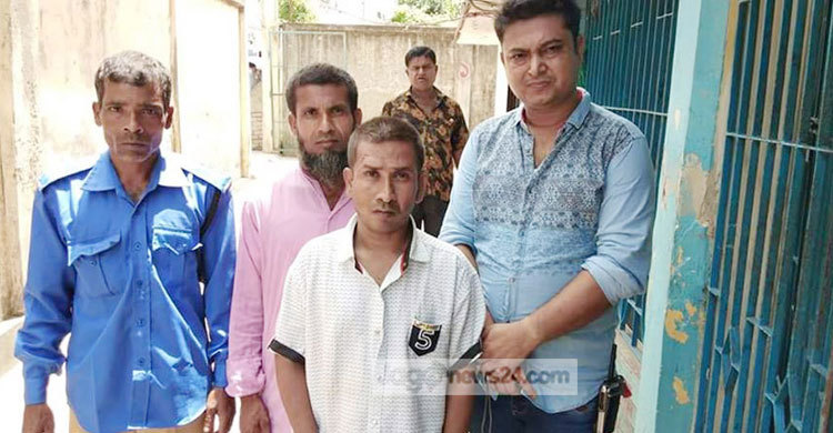 ১৩ বছর পর ফিরে এলো মৃত ভাই, জড়িয়ে ধরে কান্না