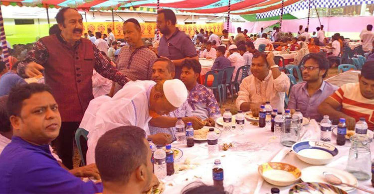 আড়াই হাজার নেতাকর্মীকে মধ্যাহ্নভোজ করালেন বাবলা