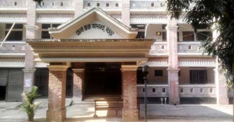 দুধের সন্তান বাসায় রেখে আমাকে থানায় নিয়ে আসেন এসআই