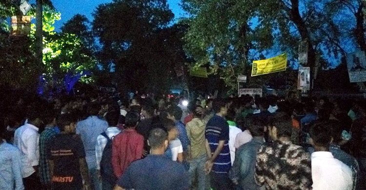 গোপালগঞ্জে বিশ্ববিদ্যালয় শিক্ষার্থী-স্থানীয়দের সংঘর্ষ, আহত ২৫