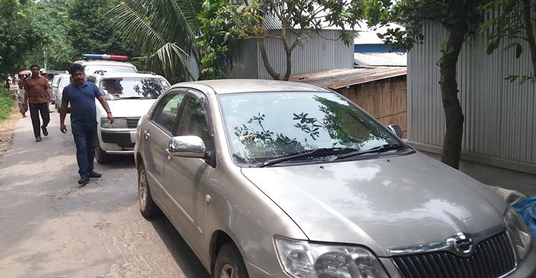 পাটুরিয়া ঘাটে ছোট গাড়ির চাপ বেশি