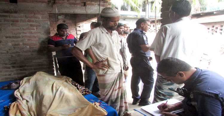 নৌকা থেকে পড়ে প্রাণ গেল পলাশের