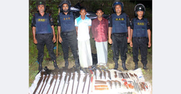 তাবলিগের মুসল্লি বেশে অস্ত্র কারখানায় র‌্যাবের অভিযান