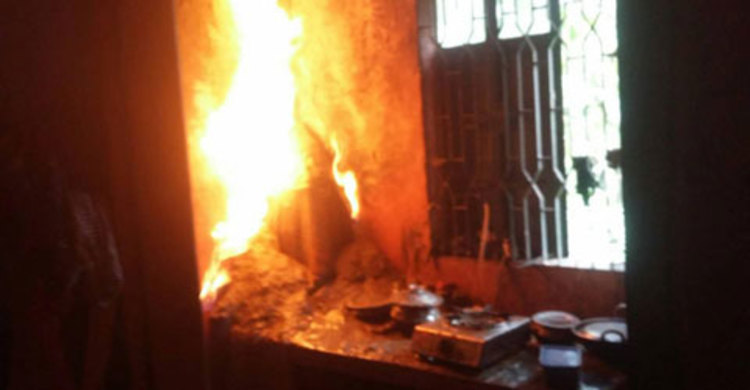 চট্টগ্রামে সিলিন্ডার বিস্ফোরণে স্বামী-স্ত্রী দগ্ধ