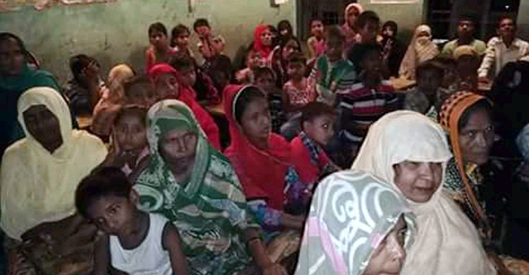 রাতে পাহাড়ের দুই হাজার বাসিন্দাকে সরিয়ে নিল প্রশাসন