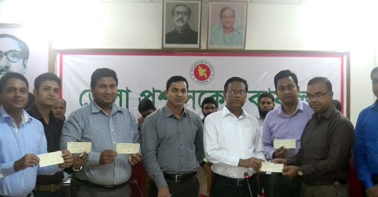 প্রধানমন্ত্রীর ১০ কোটি টাকার ঈদ উপহার