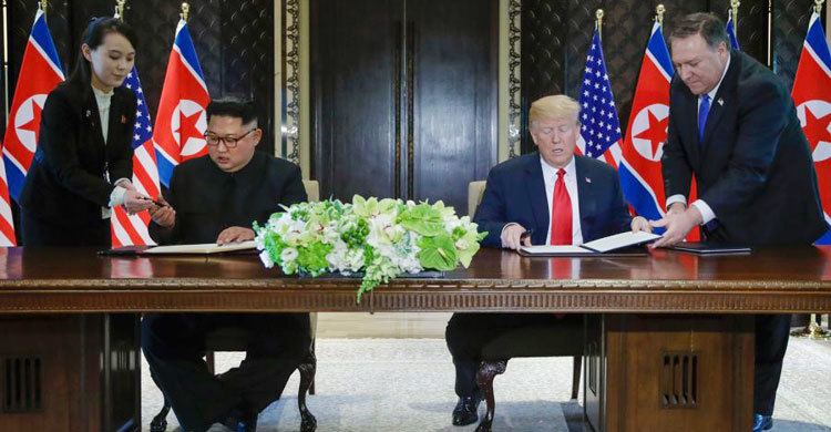 Trump and Kim sign “very important document”