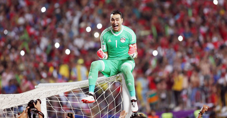 বিশ্বকাপের সবচেয়ে বয়স্ক ফুটবলার এল হাদারি